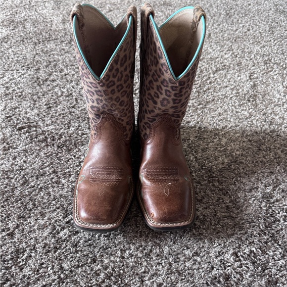 Ariat girls boots, Size 1 Leopard Print and Brown Cowgirl Boots square toe - Picture 1 of 8